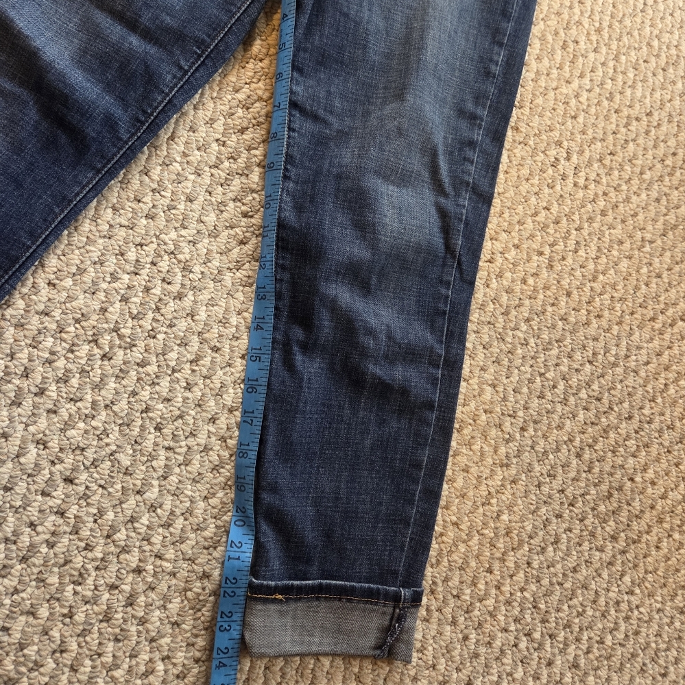 Levi's Classic Indigo Capris - Picture 7 of 7